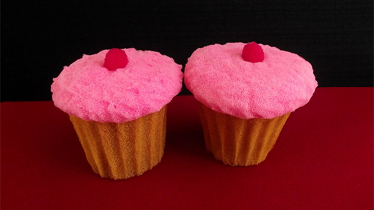 Sponge Cupcake (2 pieces) by Alexander May - Trick